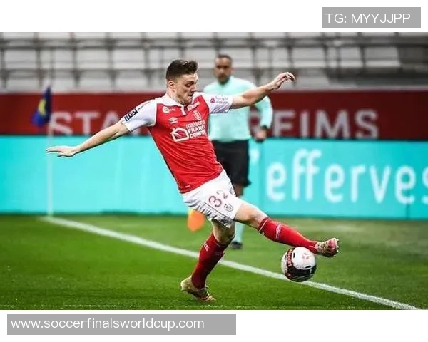 兰斯与塞尔维特的较量揭示了足球战术与团队协作的重要性