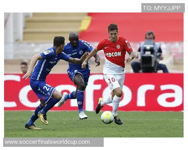 巴黎圣日尔曼与尤文图斯激战在即谁将赢得这场巅峰对决