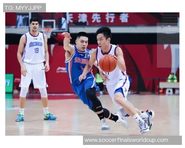 广州篮球队战术创新引领潮流助力球队崛起成就新辉煌