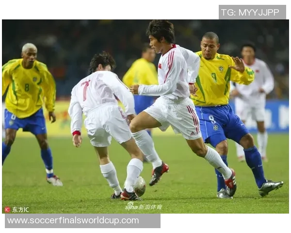 德芬与亚松国民的激烈对决展现足球魅力与团队精神的巅峰较量